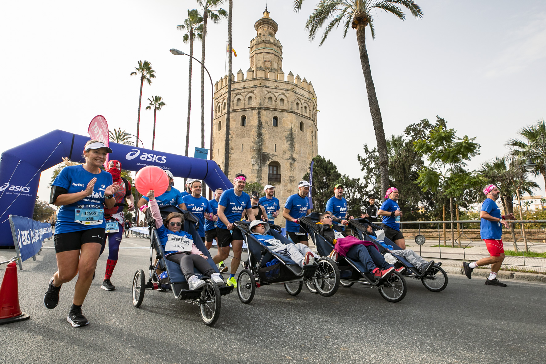 EQUIPO ZURICH AEFAT en Torre del Oro Sevilla Foto Xavier dArquer