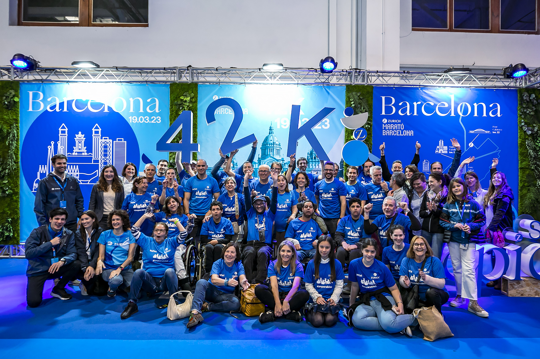 Equipo Zurich Aefat en Marató Barcelona 2023 Foto Xavier dArquer 6