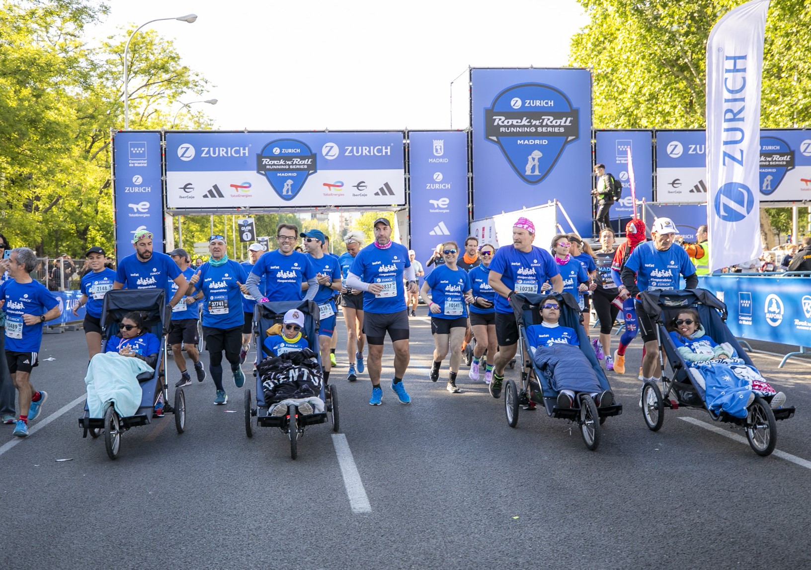 Equipo_Zurich_Aefat_en_Maratón_Madrid_2024_Foto_Xavier_dArquer-Doblestudio_3.jpg