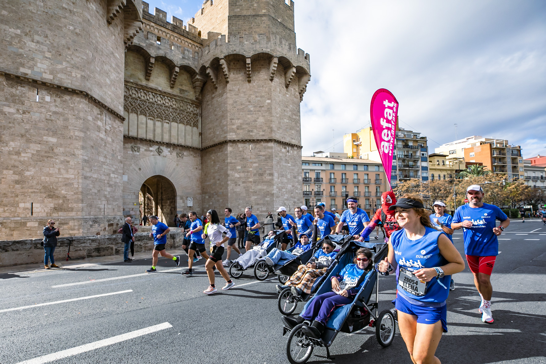 Equipo Zurich Aefat en Maratón Valencia 2022 ataxia telangiectasia 5