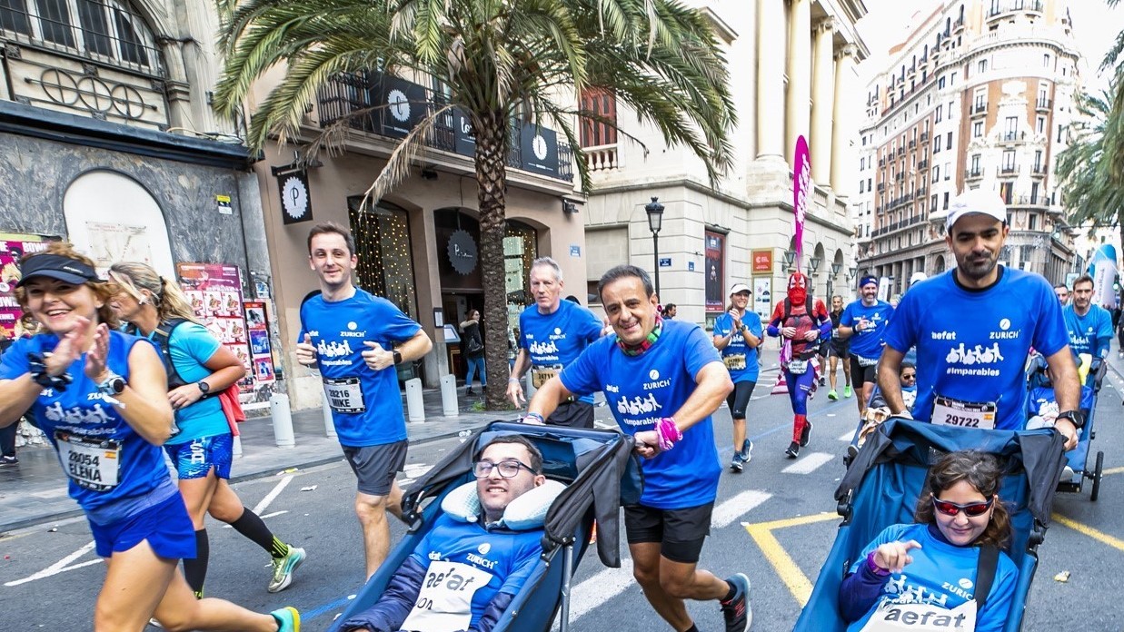 Equipo Zurich Aefat en Maratón Valencia 2022 ataxia telangiectasia 6